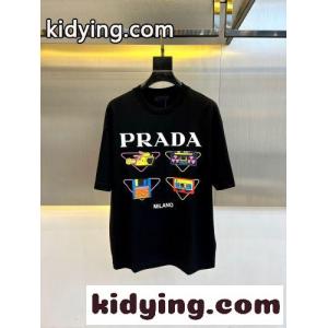 目を惹く プリント クルーネック 半袖Tシャツ プラダ コピーブランド Tシャツ 偽物 ブラックkid26quWLTz