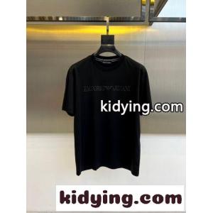 アルマーニ スーパーコピー Tシャツ コピー カジュアル 洗練された クルーネック 半袖Tシャツ ブラックkid2651rSna