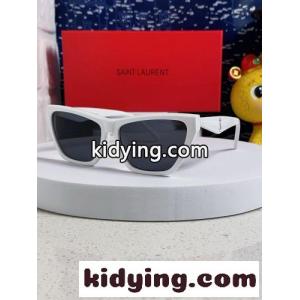 イヴ・サンローラン コピー サングラス 偽物 アイウェア スタイリッシュ ロゴ入り キャットアイkid261HvOzy