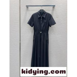 プラダ コピー ワンピース 偽物 上品 カジュアル ハーフジップ 半袖ドレス ブラックkid26XXjG1n