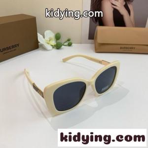 おしゃれ 合わせやすい バーバリー コピーブランド サングラス 偽物 アイウェア ベージュkid26XvWnmy