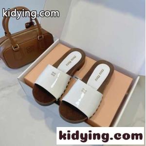 ミュウミュウ スーパーコピー サンダル スーパーコピー パテントレザー クロッグ N級品 ホワイトkid26WTnCeq
