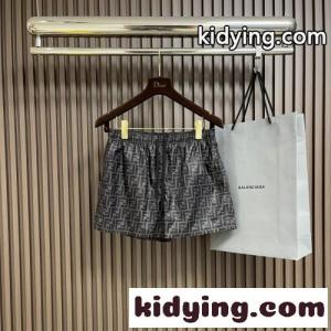 夏の定番 メンズ スイムショーツ フェンディ ブランド コピー パンツ 偽物 ショートパンツ グレーkid26queeii