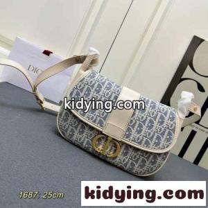 30 Montaigne サッチェルバッグ クリスチャン・ディオール コピー バッグ スーパーコピーkid26X1DSjy