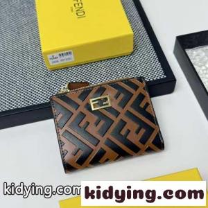コンパクト 二つ折り財布 フェンディ コピー 財布 スーパーコピー 小銭入れ付き ブラウンkid260rS1Pf