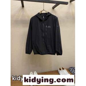 シンプル 軽量 UVカット フーデッドブルゾン モンクレール コピー ジャケット スーパーコピー ブラックkid264TPjya