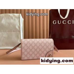 GGエンブレム レザーストラップ ウォレット グッチ スーパーコピー バッグ スーパーコピー 820688 ピンクkid26jaaSbe