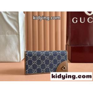 GGエンブレム コンチネンタルウォレット グッチ スーパーコピー 財布 スーパーコピー 821802 ブルーkid26CCeaqm