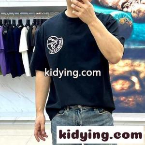モンクレール コピー Tシャツ コピー シンプル 合わせやすい ロゴ入り 半袖Tシャツ ブラックkid26zai4ni