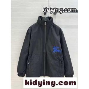 バーバリー コピー ジャケット コピー 軽量 カジュアル マウンテンパーカー ブラックkid26bObiye