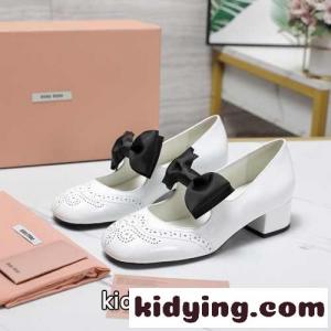 リボン付 パテントレザー パンプス ミュウミュウ コピーブランド パンプス コピー ホワイトkid26jGz0bi