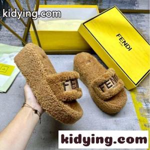 フェンディ コピー サンダル コピー 可愛い お洒落 もこもこ ファーサンダル キャメルkid268rOzqq