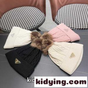 プラダ コピー キャップ コピー 可愛い ボンボン付き ニットキャップ ケーブル編みkid26yWDCiy