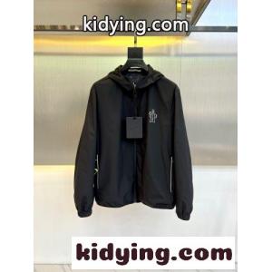 シンプル スタイリッシュ モンクレール コピー ジャケット 偽物 フード付き ブルゾン ブラックkid26nObaGv