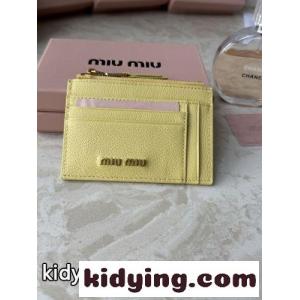 ミュウミュウ ブランド コピー 財布 コピー 上品 シンプル カードケース コインケース イエローkid26DGz41b