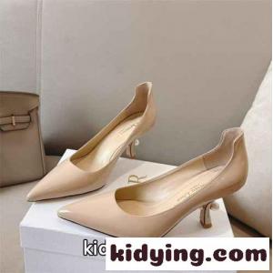 女子力アップ パテントレザー dior スーパーコピー Tribales パンプス クリスチャン・ディオール スーパーコピー パンプス コピー ベージュkid26aOXzGn