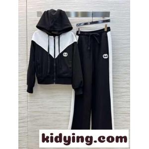 ジップアップパーカー＆ロングパンツ 上下セット グッチ ブランド コピー セットアップ コピー ブラックkid26f0fu8r