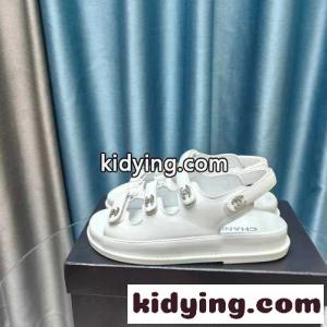 CCロゴ トリプルストラップサンダル シャネル コピー サンダル スーパーコピー ホワイトkid26SXv4bu