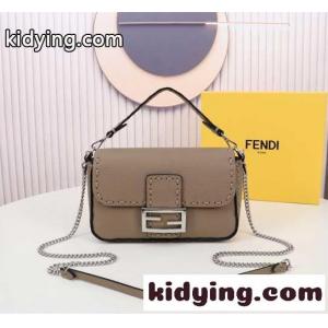 大人気 バゲット スモール ショルダーバッグ フェンディ コピー バッグ スーパーコピー グレーkid26XHXLje