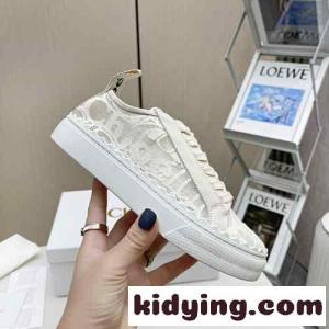 LAURENスニーカー レース クロエ スニーカー コピー レディースシューズkid26Pj8rua