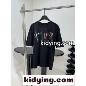 カジュアル プリント フェンディ コピー Tシャツ コピー クルーネック 半袖Tシャツ ブラックkid26DGXf4f