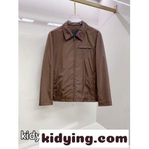 シンプル 洗練された ジップアップブルゾン プラダ スーパーコピー ジャケット 偽物 ブラウンkid26OLn0Pn