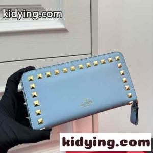 ロックスタッズ カーフスキン ジップウォレット ヴァレンティノ ブランド コピー 財布 コピー ブルーkid26aqm8Hv