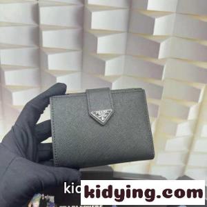 定番 人気 コンパクト 二つ折り財布 プラダ コピー 財布 コピー ブラックkid26qGjOra