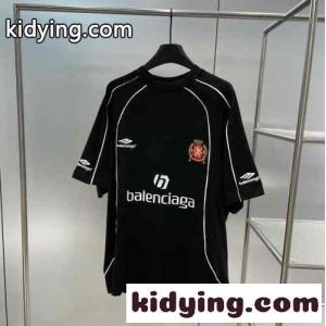 ユニセックス オーバーサイズ PARIS SOCCER 半袖Tシャツ バレンシアガ スーパーコピー Tシャツ 偽物 ブラックkid26yWzaeu