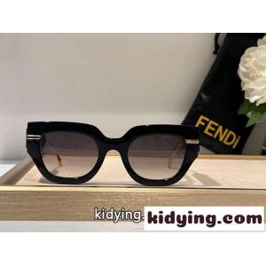 おしゃれ 人気 フェンディ スーパーコピーグラフィ サングラス スーパーコピーkid264z8TDq