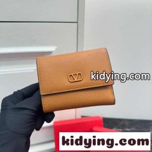 人気 コンパクト Vロゴ 折りたたみ財布 ヴァレンティノ コピー 財布 コピー ブラウンkid26LHjiGv