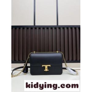 飽きのこない T タイムレス レザー ショルダーバッグ トッズ バッグ コピー ブラックkid264bKHLb