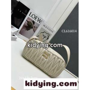 女性らしい マテラッセレザー ショルダーバッグ ミュウミュウ コピー バッグ コピー ホワイトkid265599Xv