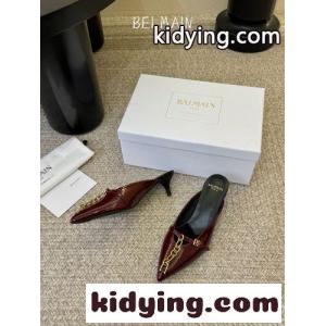 バルマン ブランド コピー サンダル コピー ゴールドチェーン レザー ポインテッドトゥ ミュール ボルドーkid26ODqGfy