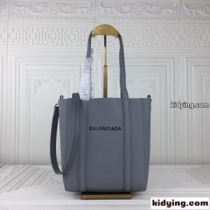 定番 人気 EVERYDAY ミニ トートバッグ バレンシアガ コピー バッグ コピー グレーkid26GfGLXn