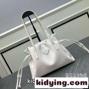 シンプル 可愛い プラダ コピー バッグ コピー 合わせやすい ショルダーバッグ ホワイトkid26mGDKni