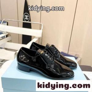 レディース パテントレザー レースアップ ローファー プラダ コピーブランド シューズ コピーkid260Lniey