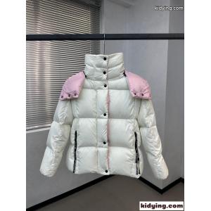 人気 Paranaショートダウンジャケット モンクレール スーパーコピー ダウンジャケット コピー レディースkid26WbKjui