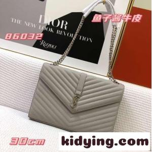 シルバー金具 定番 人気 ショルダーバッグ イヴ・サンローラン コピーブランド バッグ コピー グレーkid264Hj8bq