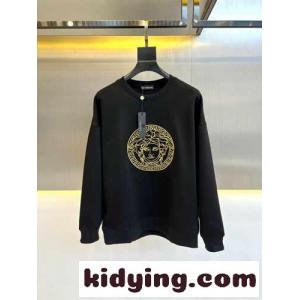 ヴェルサーチ コピー パーカー コピー メドゥーサ 刺繍入り クルーネック スウェットシャツ ブラックkid26PvieWD