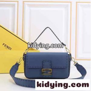 定番 人気 fendi コピー フェンディ コピー ハンドステッチ ミディアム バゲットバッグ コピー ブルーkid26DODaym