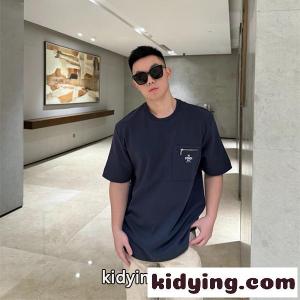 好評継続 半袖Tシャツ ポケット 滑らか質感 シンプル fendi スーパーコピー フェンディ スーパーコピー コピーkidying26m4b01z