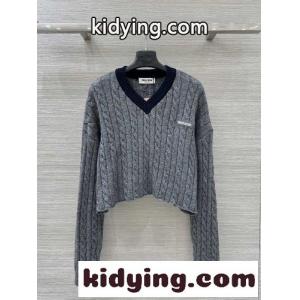 スタイリッシュ Vネック クロップド ケーブル編み ミュウミュウ スーパーコピー セーター コピー グレーkid26G5bm0n