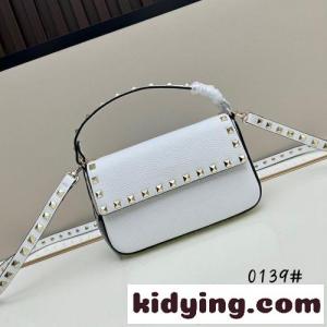 洗練された ロックスタッズ ミニ クロスボディバッグ ヴァレンティノ コピー バッグ コピー ブラックkid26X9Prui