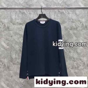 トムブラウン ブランド コピー Tシャツ コピー 飽きのこない クルーネック 長袖Tシャツ ネイビーkid26v4numm