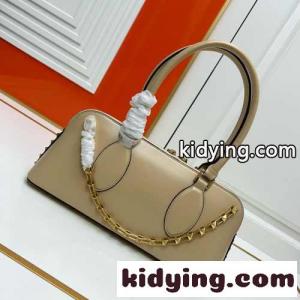 ロックスタッズ E/W ハンドバッグ ヴァレンティノ スーパーコピー バッグ コピー ベージュkid26GLDmqm
