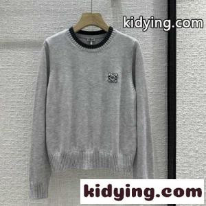 シンプル 配色 クルーネック アナグラム ロエベ ブランド コピー セーター コピー ロングスリーブ グレーkid26D859fu