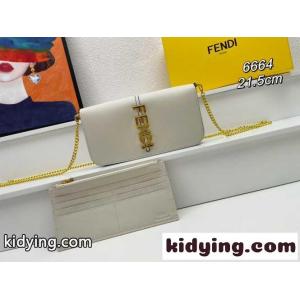フェンディ コピーブランドグラフィ 財布内蔵ミニバッグ スーパーコピー ホワイトレザー チェーン 財布kid26yiSXTz