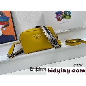 定番 カジュアル ダブルファスナー ショルダーバッグ プラダ コピー バッグ コピー レディース カバン イエローkid26yGfGra