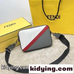fendi ブランド コピー マルチカラーレザー カメラケース フェンディ ブランド コピー バッグ 人気 コピー メンズ ショルダーバッグkid26Pryq4b